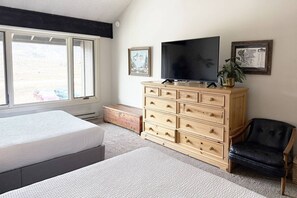 Desk, internet, bed sheets