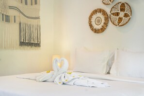 Deluxe Villa | Iron/ironing board, free WiFi