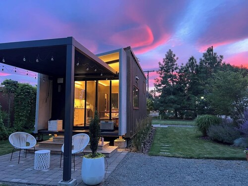 Modern Tiny Cabin on Town Square | Near White Pass