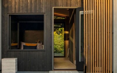 Modern Tiny Cabin Near White Pass Ski. 2 Queen Beds, Best Town Square Location