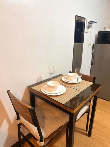 City Studio | Self Check-In | Balcony | pool | Netflix | wifi