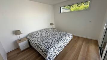 4 chambres, fer et planche Ă repasser, Wi-Fi, draps fournis