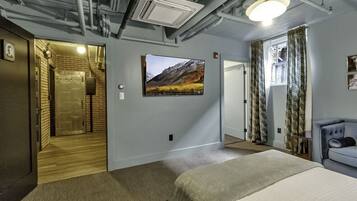 Iron/ironing board, free WiFi, bed sheets