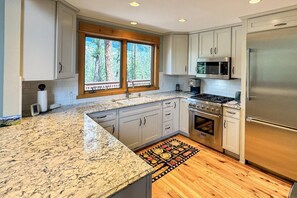 Fridge, microwave, dishwasher, coffee/tea maker - New! Private Mountain Home w/ Hot Tub and Easy Trail + Lift Access (Mountain Village)