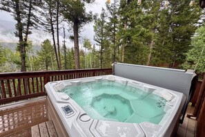Bañera de hidromasaje al aire libre
