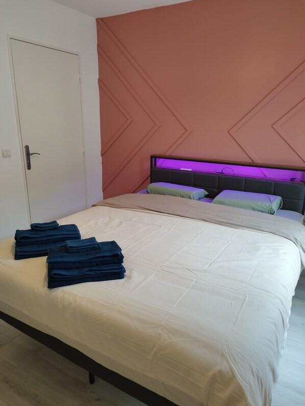 1 chambre, Wi-Fi gratuit, draps fournis