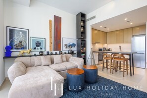 Interior - LUX 52 42 Deluxe Marina View Suite 3 (Dubai)