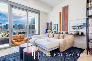Living area - LUX 52 42 Deluxe Marina View Suite 3 (Dubai)