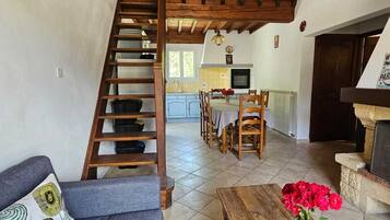 Télévision, cheminée