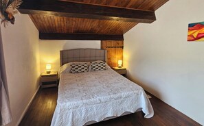 4 bedrooms, bed sheets