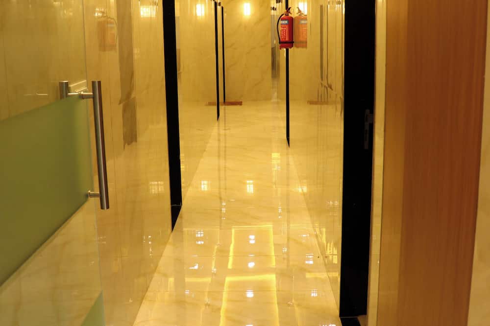 Hotel Comfy Inn