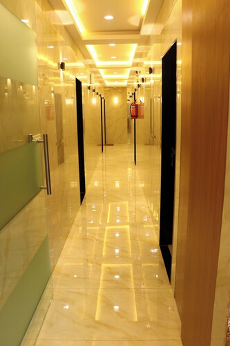 Hotel Comfy Inn