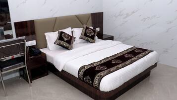 Blackout drapes, iron/ironing board, free WiFi