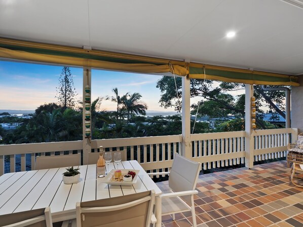 Outdoor dining