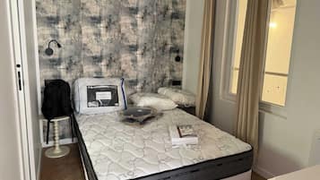 Apartment | 1 bedroom, laptop workspace, iron/ironing board, bed sheets