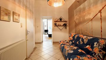 Una Smart TV, una chimenea