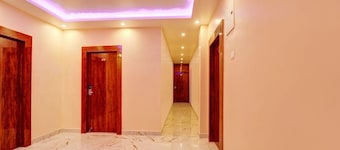 Super Townhouse OAK The Dev Regency