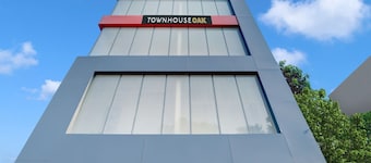 Super Townhouse OAK The Dev Regency