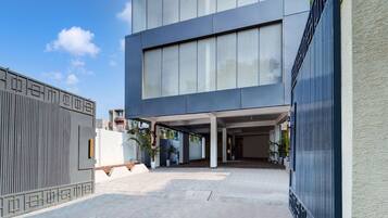 House | Reception