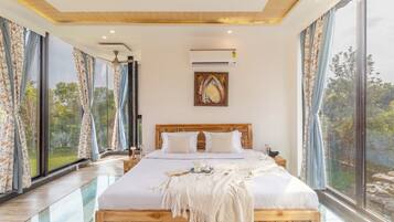 Villa | Iron/ironing board, free WiFi