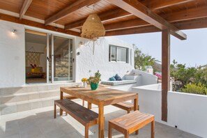 Outdoor dining - Holiday Home 'Casa Azul' with Sea View, Private Terrace & Wi-Fi (Las Palmas)