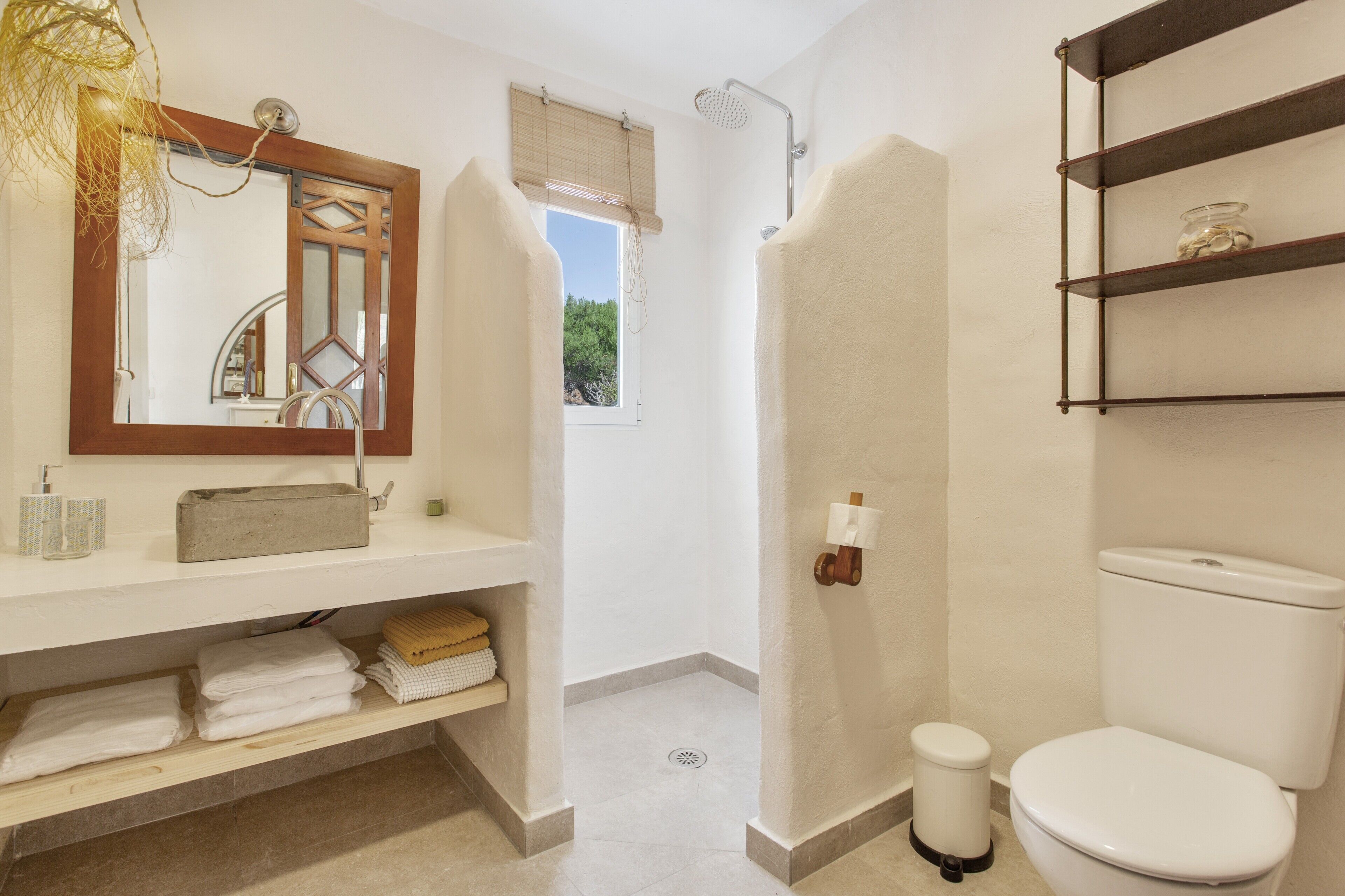 Shower, towels