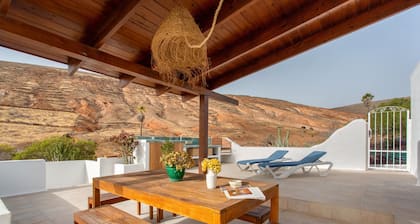 Vacation Home 'Casa Azul' with Sea View, Private Terrace and Wi-Fi