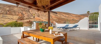 Vacation Home 'Casa Azul' with Sea View, Private Terrace and Wi-Fi