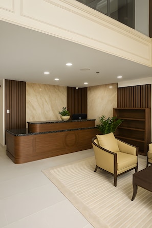 Quầy tiếp tân