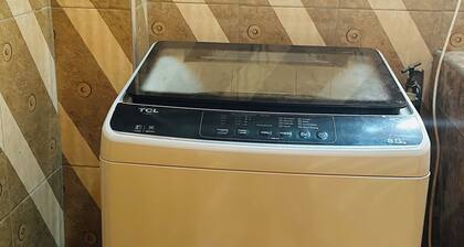 Sunlit Top Floor +Starlink Wi-Fi + Laundry Machine