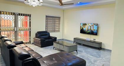 Sunlit Top Floor +Starlink Wi-Fi + Laundry Machine