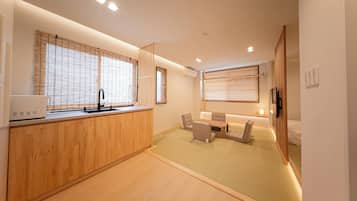 201 Non Smoking | Free WiFi, bed sheets