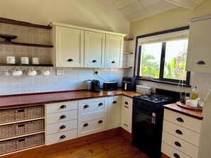 電子レンジ、オーブン、コンロ、食器洗い機
