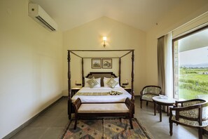 Royal suite, 2 slaapkamers, balkon | Een laptopwerkplek, gratis wifi