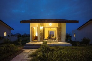 Superior tweepersoonskamer, balkon | Een laptopwerkplek, gratis wifi