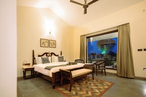 Superior Double Room, Balcony | Laptop workspace, free WiFi