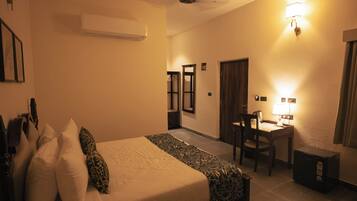 Deluxe Room, Balcony, Mountain View | Laptop workspace, free WiFi