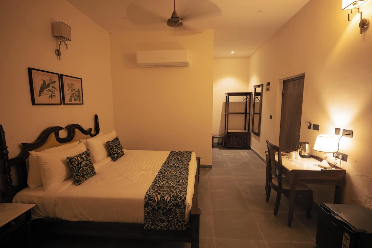 Deluxe Room, Balcony, Mountain View | Laptop workspace, free WiFi