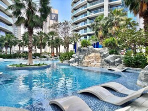 Pool - FIRST CLASS | 2BR | Mesmerizing Burj Khalifa View (Dubai)