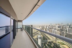 Property grounds - FIRST CLASS | 2BR | Mesmerizing Burj Khalifa View (Dubai)