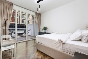 3 bedrooms, iron/ironing board, WiFi, bed sheets - FIRST CLASS | VILLA | Tranquility Meets Luxury (Dubai)