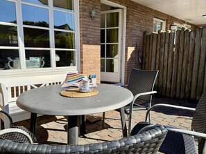 Unclassified image, 3 of 25, button