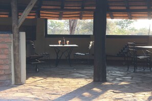 Outdoor dining - Gelnhausen Game Lodge (Etosha)