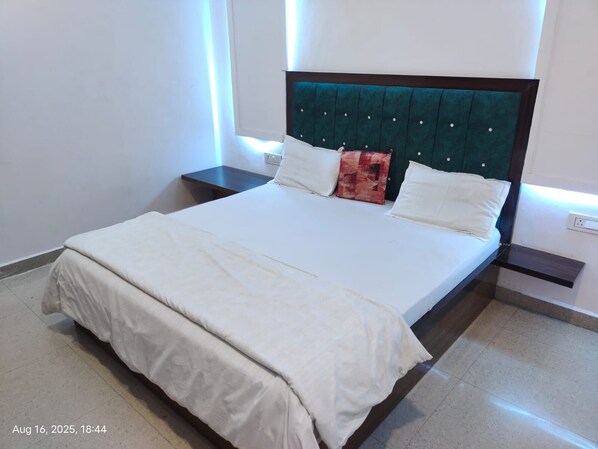 Family Double Room | Premium bedding, desk, laptop workspace, free WiFi