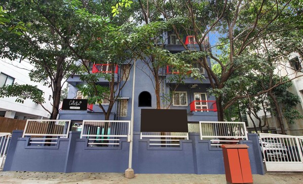 House | Bahagian luar