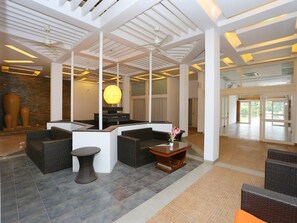 Maison | Hall