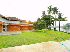 House | Garden - Super Townhouse Island Inn (Kanayannur)