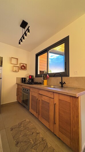 電子レンジ、オーブン、コンロ