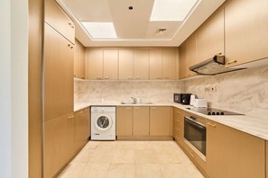 Fridge, microwave, oven, stovetop