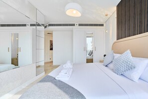 1 chambre, bureau, fer et planche à repasser, Wi-Fi